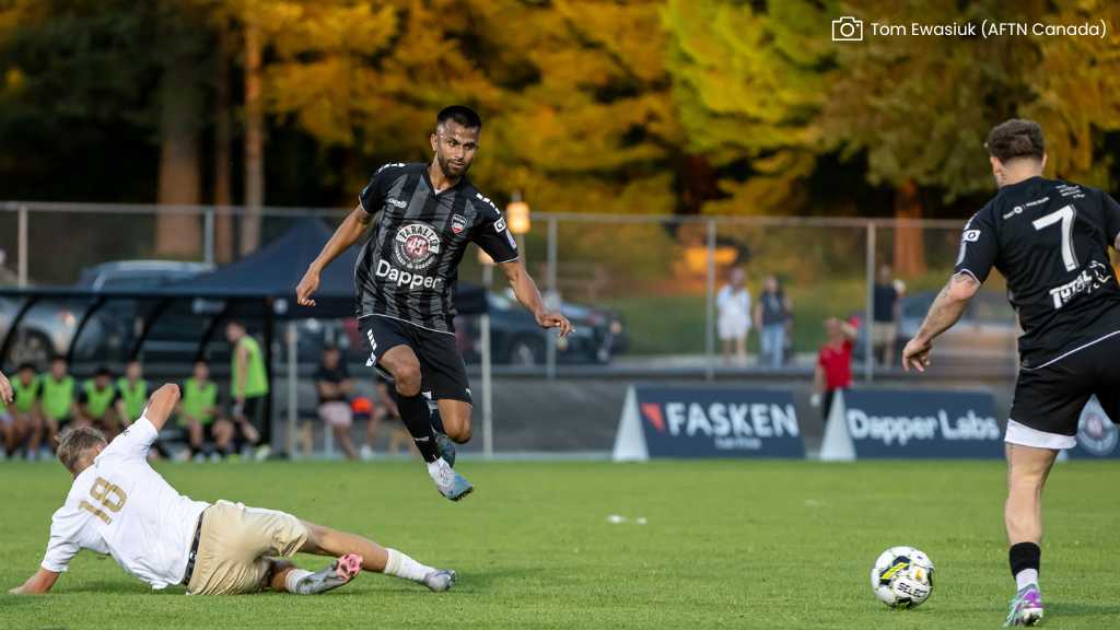 tss player avoiding tackle